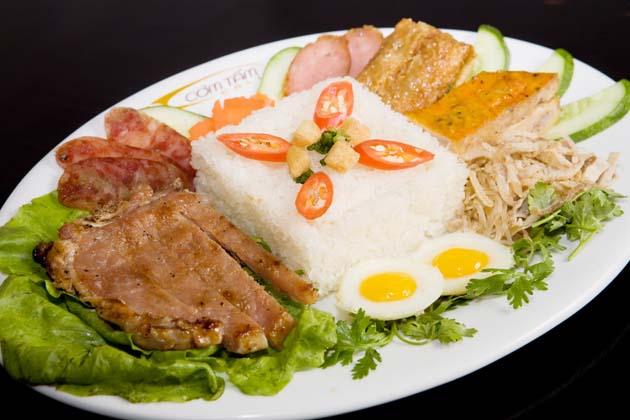  Cơm tấm Sài Gòn - Các món ăn ngon lạ ở Sài Gòn - điểm nhấn mang du khách đến 