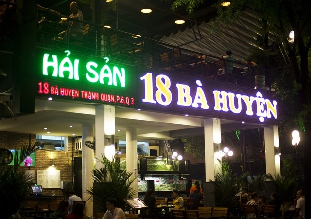 Quán lẩu cá kèo Bà Huyện nằm trên đường Bà Huyện Thanh Quan cũng là 1 trong những quán nổi tiếng tại Sài Gòn