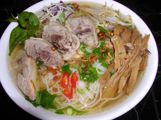 Bún măng vịt sài gòn 