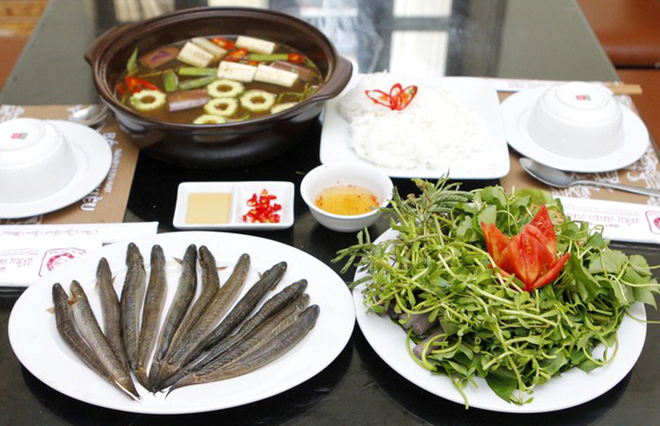 Lẩu cá kèo lá giang là món ăn bổ dưỡng mà nguyên liệu dễ kiếm, cách nấu đơn giản
