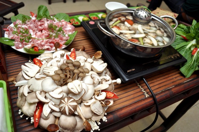 Lẩu là món ăn đặc trưng của người Sài Gòn
